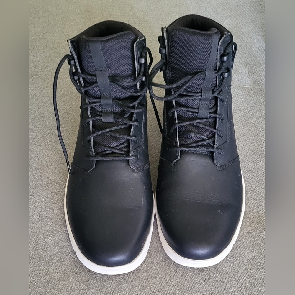 Men's Timberland boots size 9